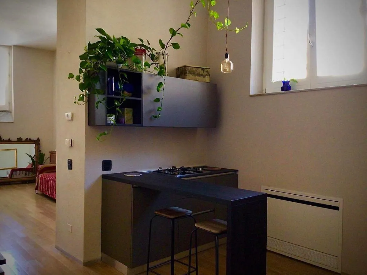 Lancia Di Barolo Suite Palermo 0*,